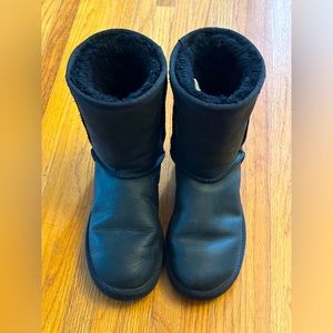 Ugg Boots Classic Short Women’s Size 8